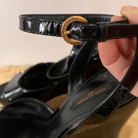 LOUIS VUITTON PATENT LEATHER WEDGES - Picture 10 of 15